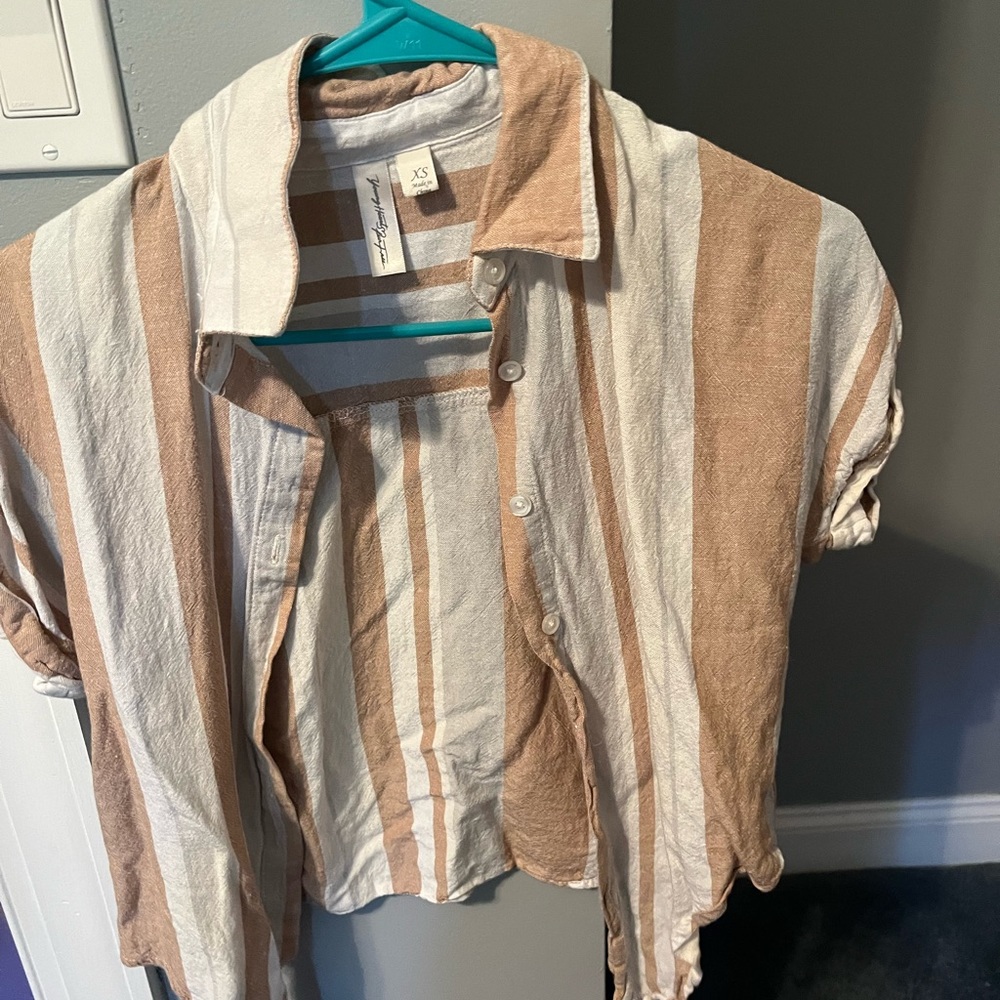 crop top button up - Picture 3 of 3